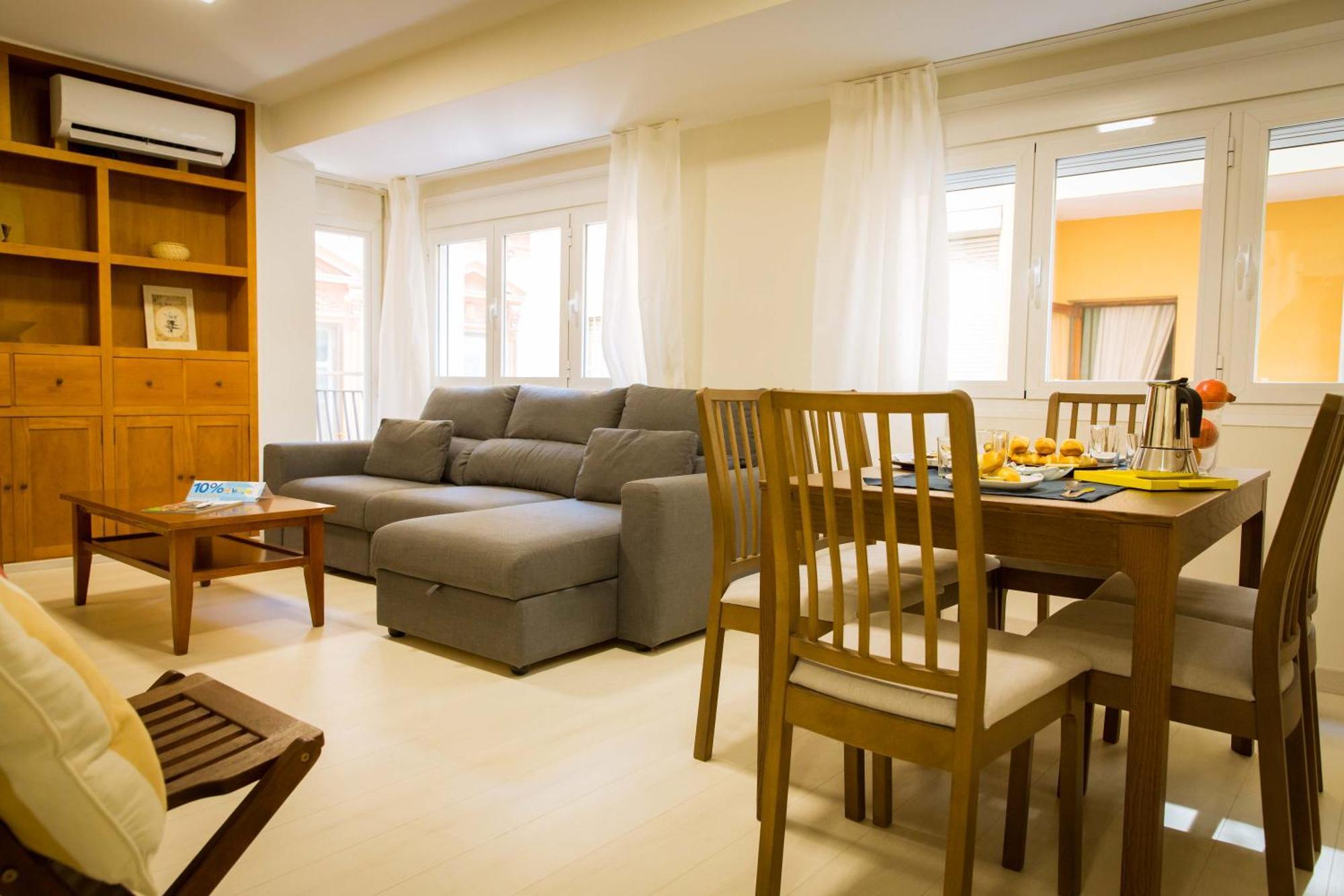 Apartments Holidays2Malaga City Center Экстерьер фото
