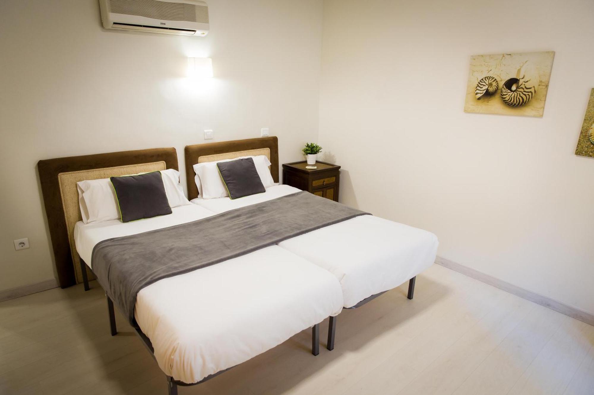 Apartments Holidays2Malaga City Center Экстерьер фото